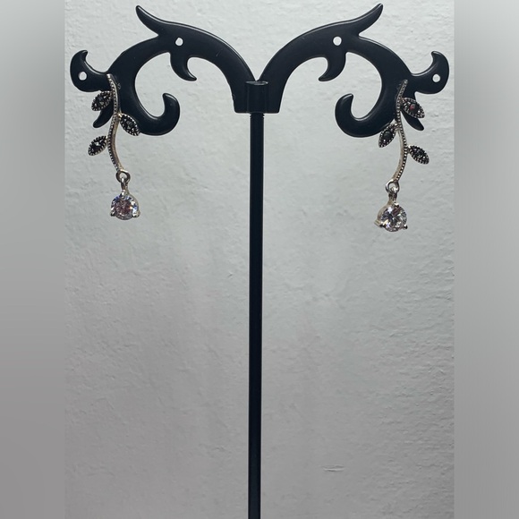 Early Silpada Rare Sterling Silver, Marcasite & CZ Floral Vine Drop Earrings - Picture 2 of 16